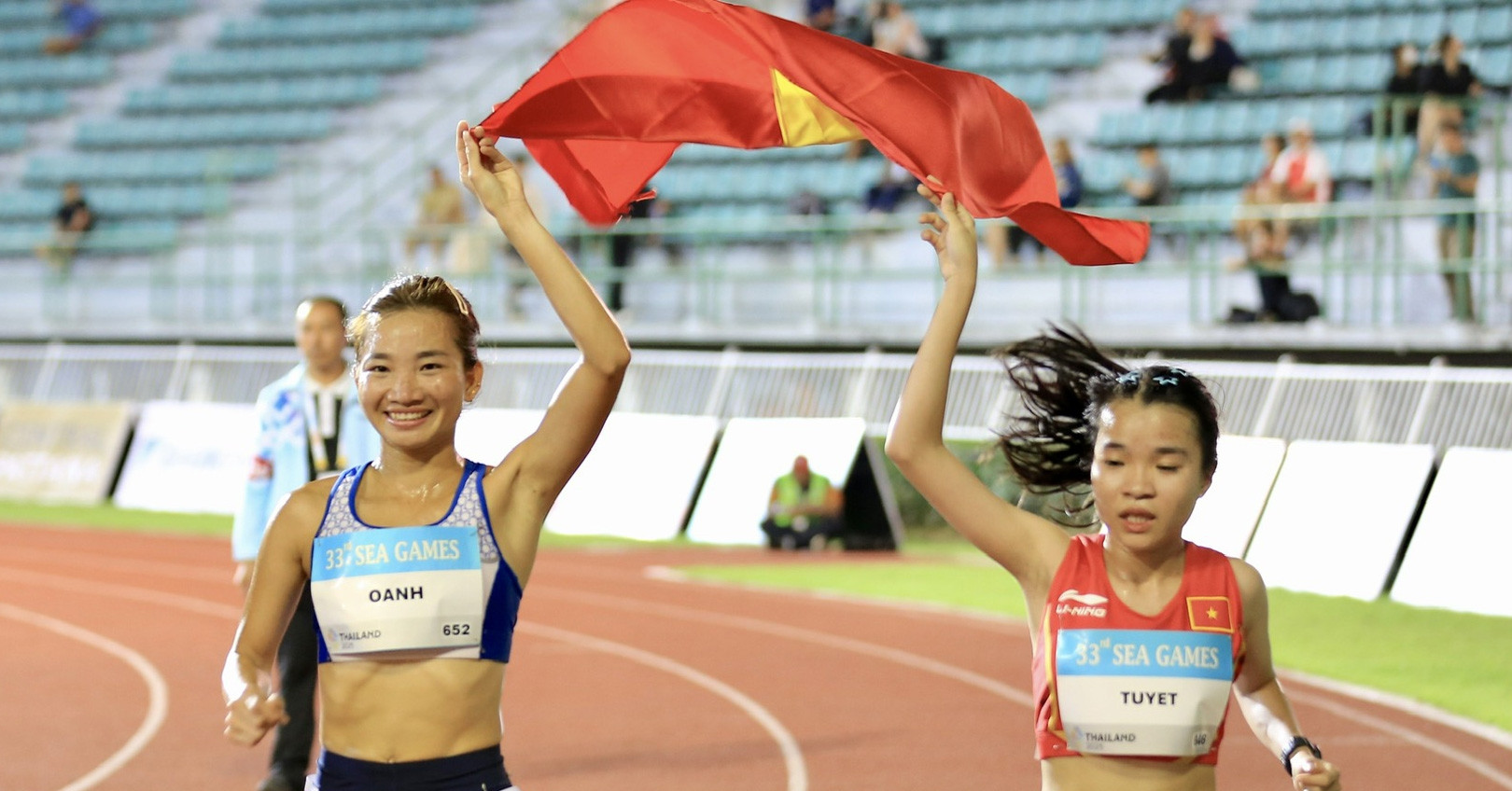 12 Nguyen Thi Oanh Va Dien Kinh Bung No 3916