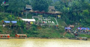 1773710291 mxh 0286 du khach den ngoi lang nguoi thai ben song chu hai rau rung bat ca duoi suoi 264