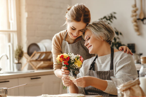 2 Lan Trang Tay Vi Kinh Doanh Khong Ngo Me Chong Am Tham Vay Ngan Hang De Giup Con Dau Fb8A4Fbf9D374