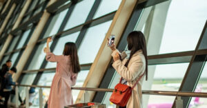 2 năm đi xuất khẩu lao động, chồng giật mình khi gặp vợ ở sân bay 1 2 nam di xuat khau lao dong chong giat minh khi gap vo o san bay 705ed6ed865d4512bdb34348c0f75e88 68