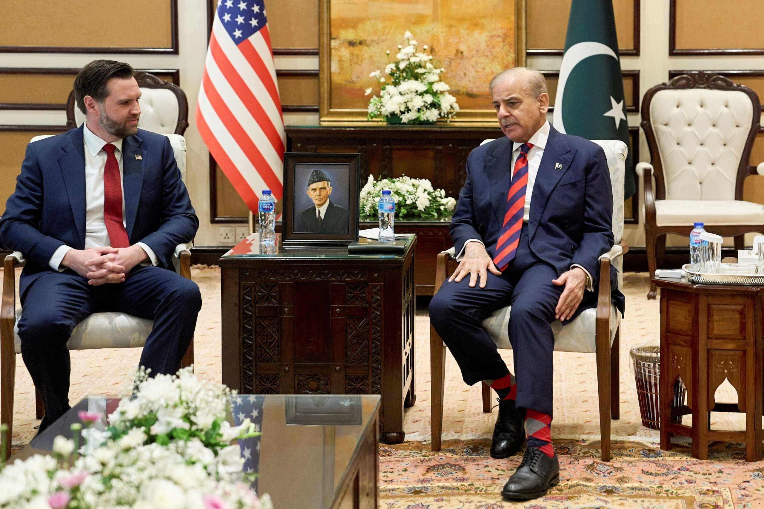 2026 04 11T200034Z 1744710408 RC2XMKAGCFAO RTRMADP 3 IRAN CRISIS CEASEFIRE PAKISTAN