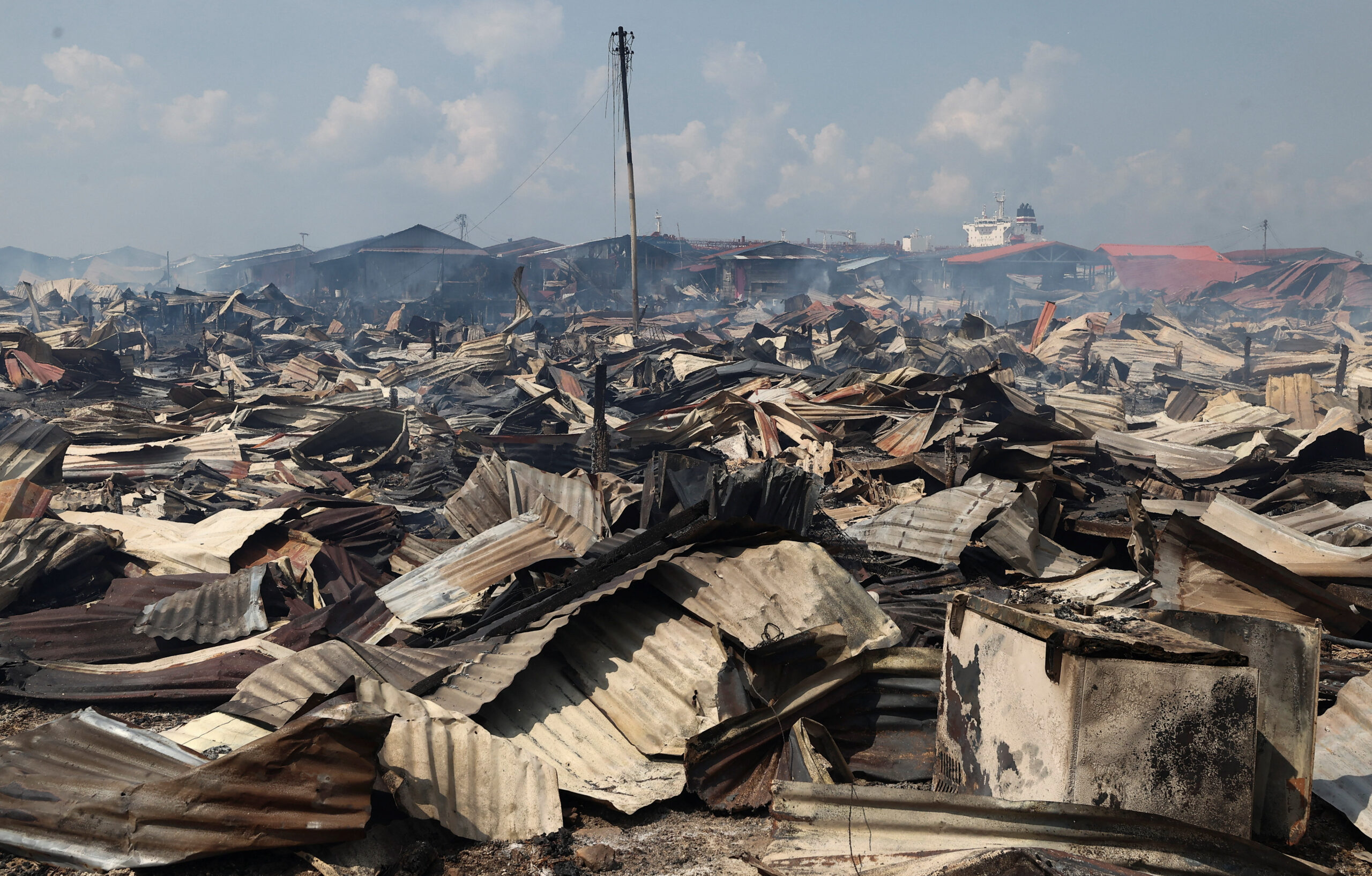 2026 04 19T132159Z 996637819 RC29SKABTQLZ RTRMADP 3 MALAYSIA FIRE scaled