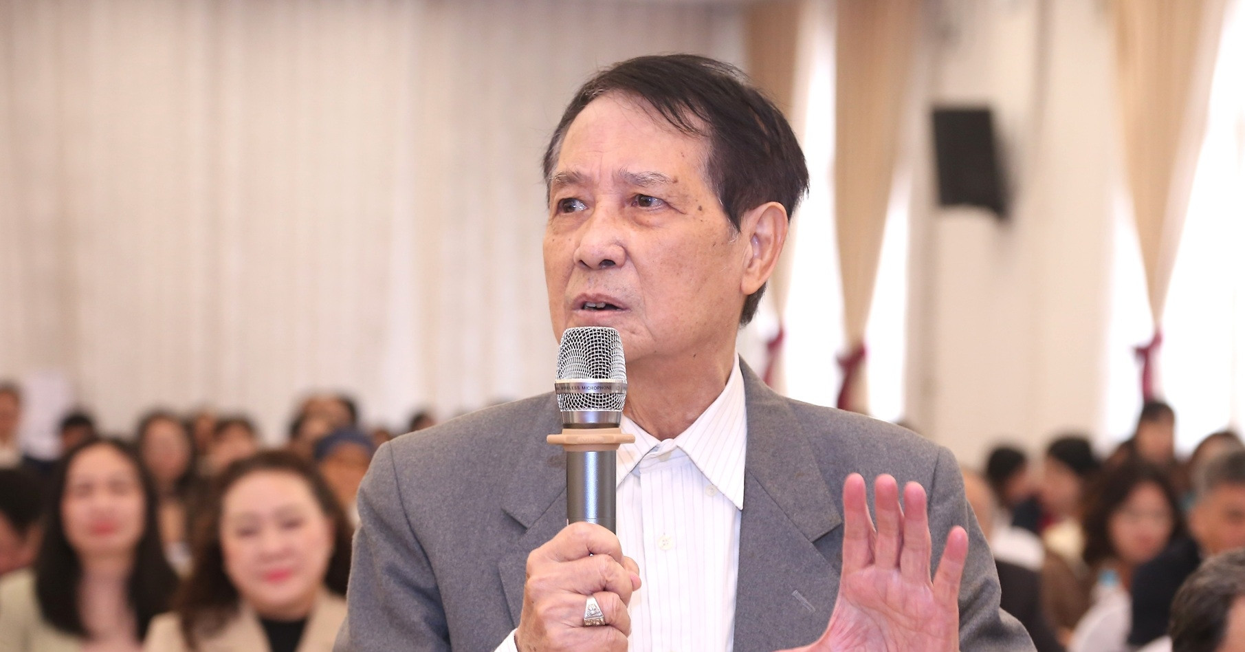 Ai Dang Duoc Dua Vao Cac Truong Mot Cach Tran Lan Khong Co Kiem Soat 2566