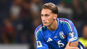 Anh Bai Chinh 17629531436902086390375 0 0 842 1499 Crop 17629532445671198215707