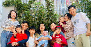 anh em ruot cuoi chi em ruot o hung yen bo me chong noi vui ve 2 nang dau 17