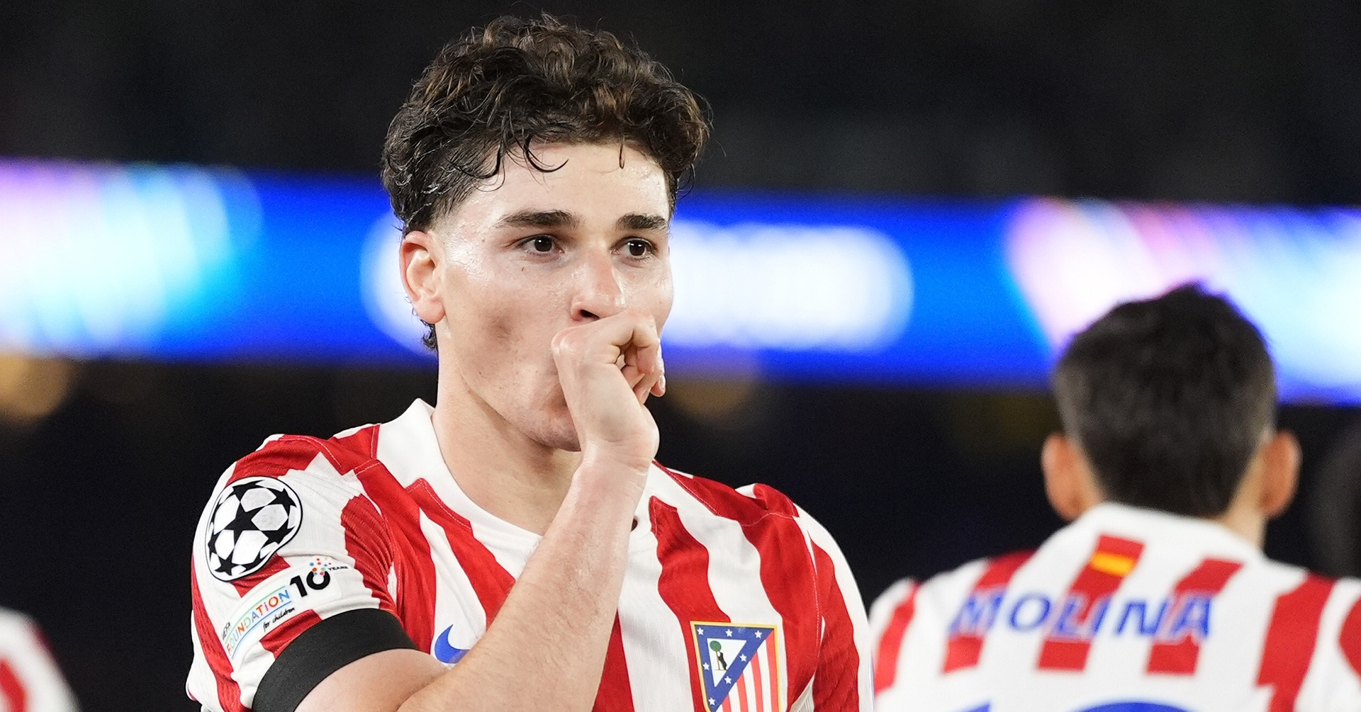 atletico danh bai barca dieu tango hoan hao cua julian alvarez 444