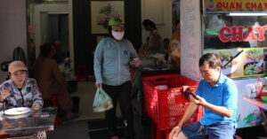 Ba Chu Quan Chay O Tphcm Bien Hoa Thuc Don Khien Khach Den An Nhu Xe Tui Mu 3285