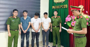 bat giu nhom doi tuong ban hon 1 1176
