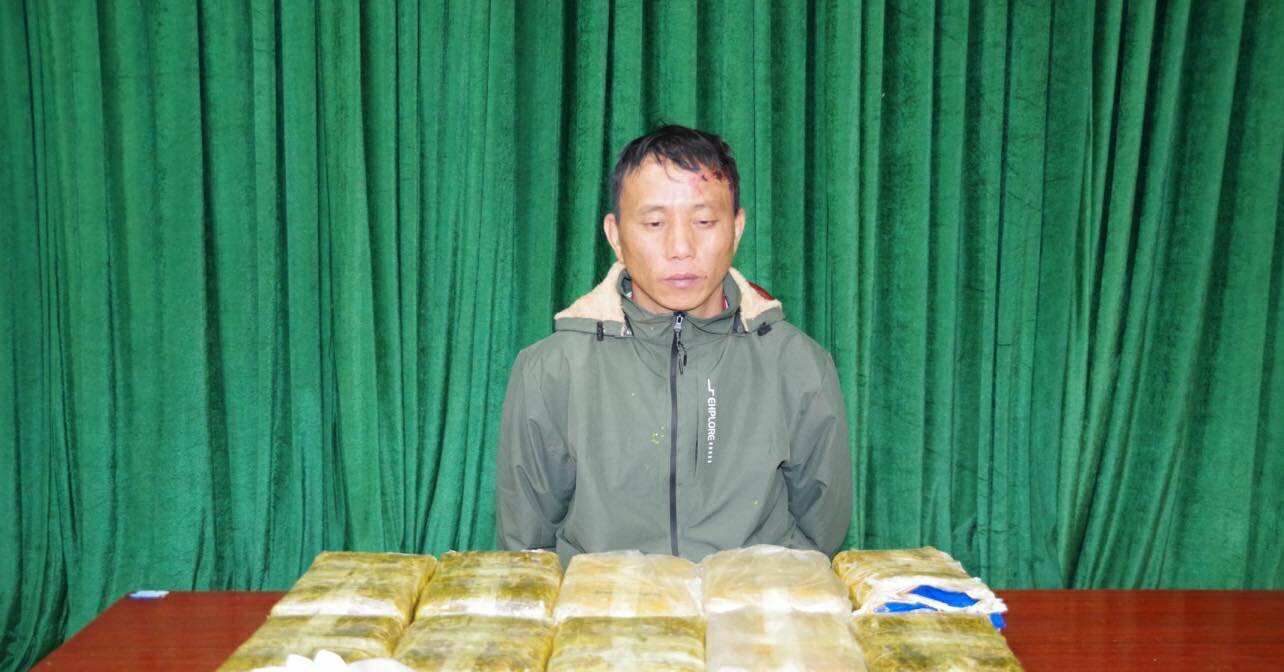 Bat Giu Thao A Phang Phat Hien Tang Vat Gay Choang Trong 2 Thung Cac Tong 1046