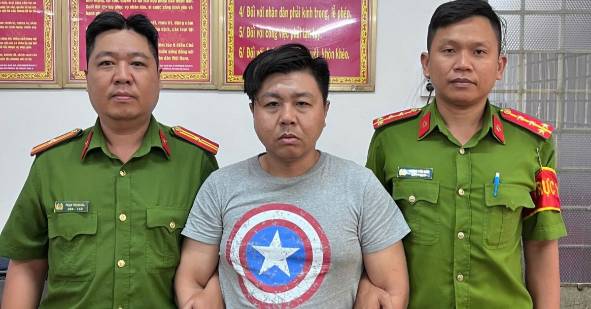 bat khan cap tai xe dap pha hanh ly cua nu hanh khach ngay cong ga t3 tan son nhat 2386