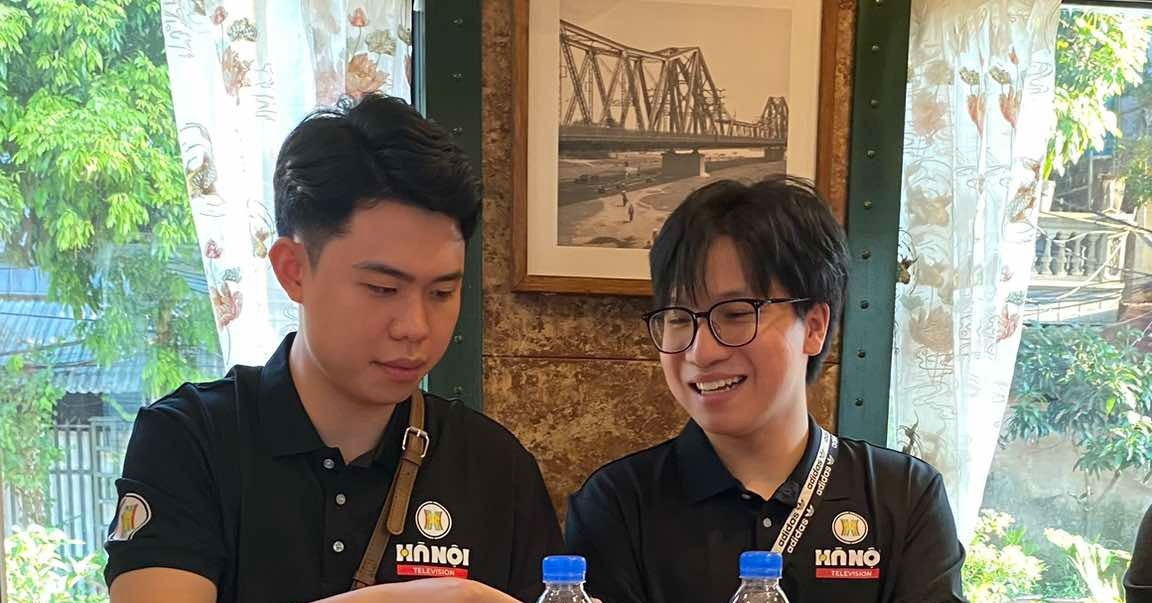 Bat Mi Ve Con Trai 20 Tuoi Hai Huoc Nang Dong Cua Ca Si Trong Tan 532