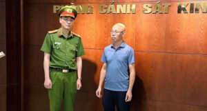 Bắt một giám đốc công ty ở Thanh Hóa 1 bat mot giam doc cong ty o thanh hoa 465