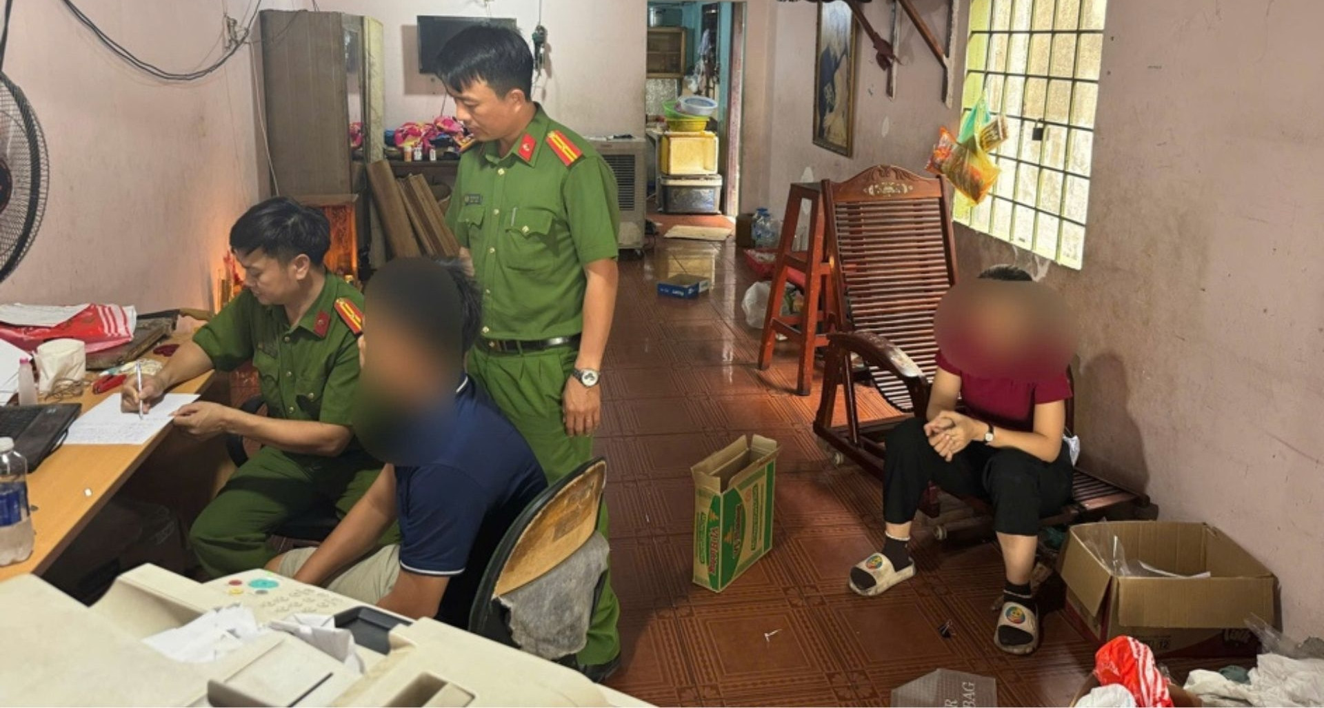 bat nhom lam gia giay to con dau benh vien da khoa dong nai 1264