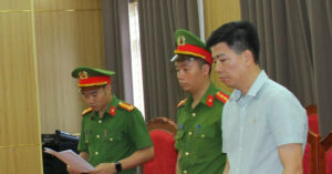 bat pho chu tich xa lien quan vu lan can da bo song hong gay do sau bao yagi 1964