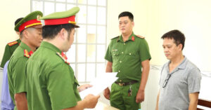 Bat Tam Giam Cuu Giam Doc Ngan Hang O Can Tho 2900