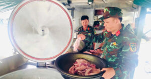 Bep Lua Khong Tat Giua Vung Tam Lu Nguoi Dan Dak Lak Nghen Ngao Nhan Com Nong 3717