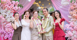 Bố 50 tuổi tái hôn với người phụ nữ Khmer, con gái hân hoan chúc phúc 1 bo 50 tuoi tai hon voi nguoi phu nu khmer con gai han hoan chuc phuc 1067