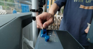 Bo Hon 110 Trieu Dong Vao Thung Xe Buyt Nu Hanh Khach Khoc Tiet Lo Ly Do 2744