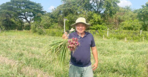 Bo Luong Nghin Usd Giam Doc Nan Ni Vo Ve Que Dua Hanh Tim Cu Cai Vao Sieu Thi 2638