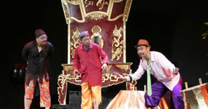 Cac Cu Ganh Cong Lung Mo Man Lien Hoan Quoc Te San Khau Thu Nghiem 389