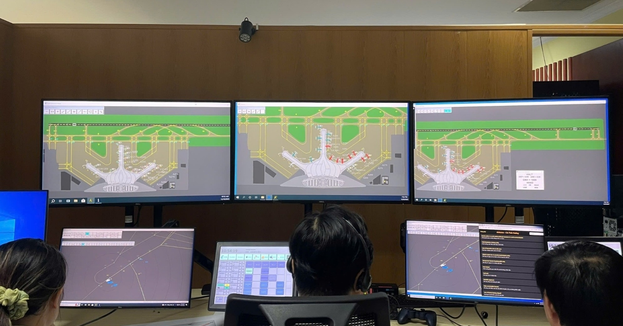 Canh Sat Giao Thong Tren Troi San Sang Don Chuyen Bay Dau Tien O Long Thanh 2425