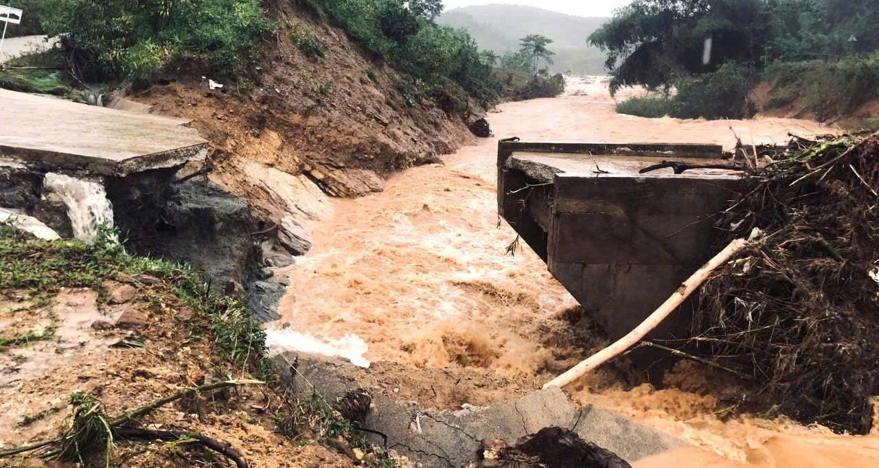 Cau Bi Lu Cuon Gay Doi Hon 1 1325