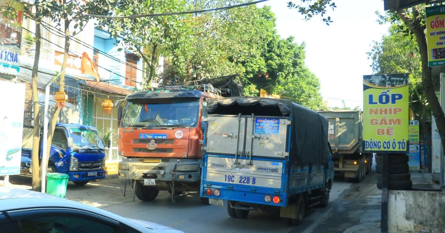 Cau Tram Ty O Phu Tho Thong Xe Duong Dan Thanh Nut That Co Chai Khien Dan Ngan Ngam 3444