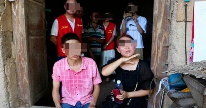 Cha Bi Lua Ban Vao Mo Than Con Gai Luu Lac 31 Nam Nghen Ngao Ngay Doan Tu 1208