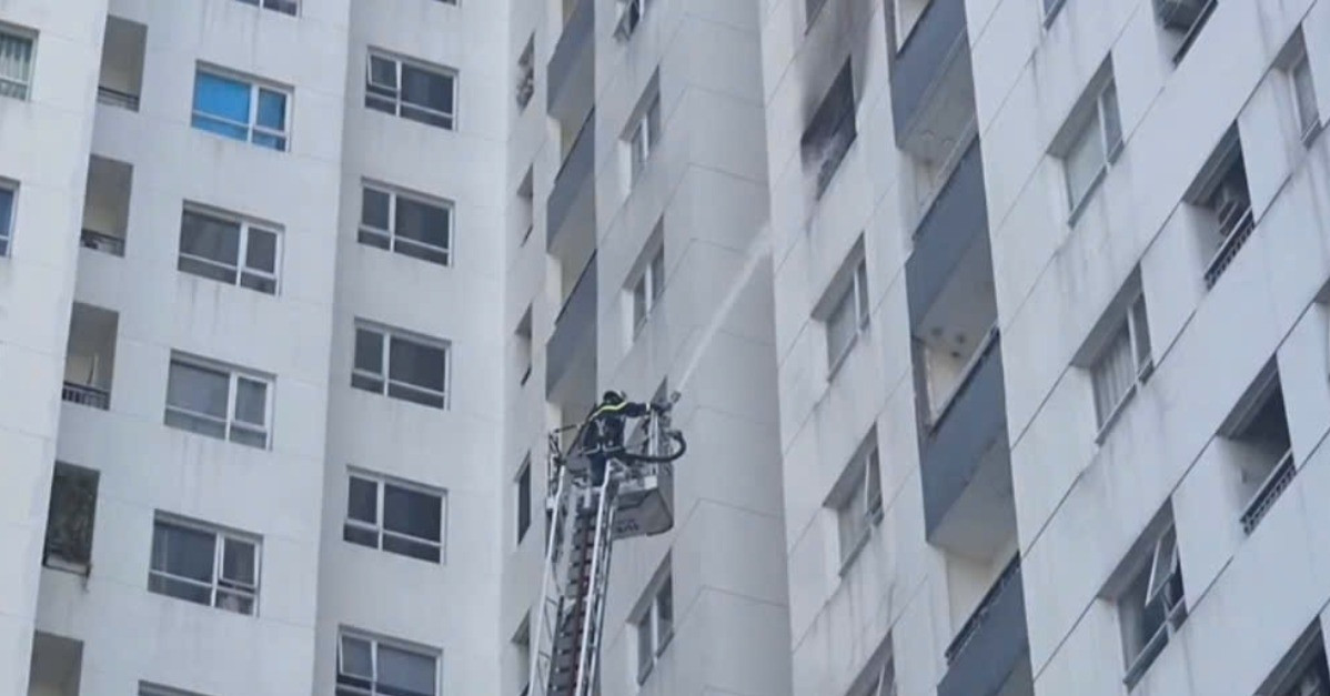 Chay Can Ho Tang 12 Chung Cu O Tphcm Hang Tram Nguoi Hoang Loan Thao Chay 1786