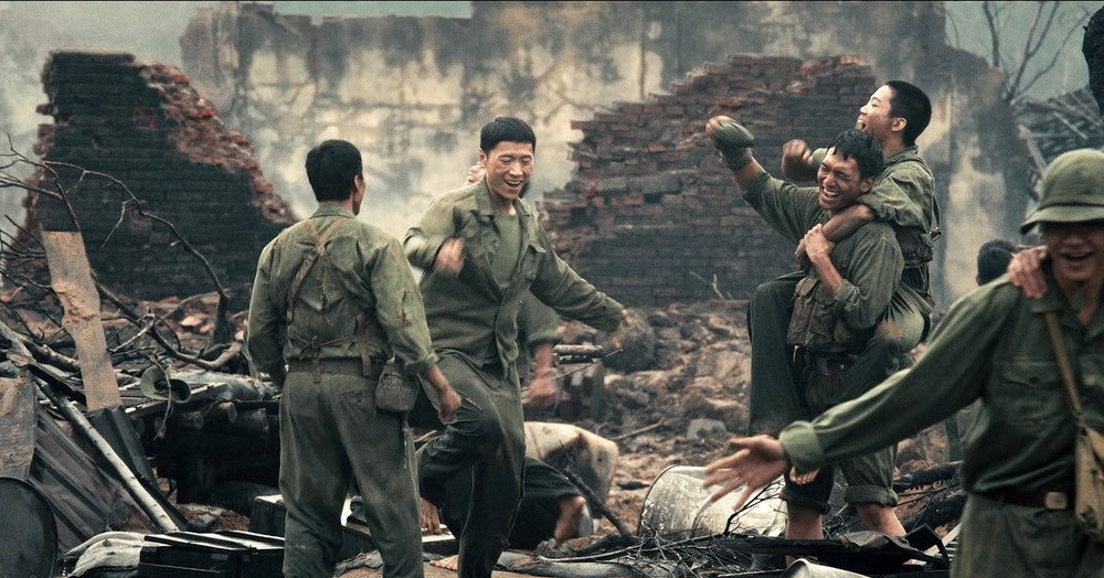 Choang Voi Doanh Thu 10 Phim Viet An Khach Nhat Phong Ve 2025 9 Phim Dat 2000 Ty 2037