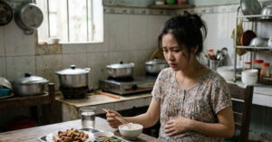 chong di lam xa toi lui thui ben mam com tiet kiem cua me chong khi om nghen 440