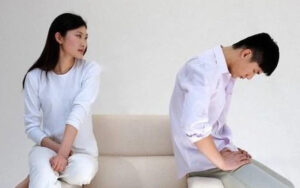 Chong Tuc Gian Khi Toi Cho Me Tien Chua Benh Den Khi Me Chong Nam Vien Toi Lam Dieu Nay Khien Anh Ay