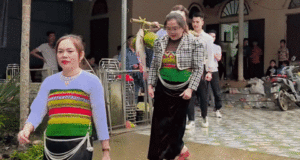 Chu Re Thanh Hoa Dem 8 Ganh Le Vat Di Hoi Cuoi Gay Sot Cong Dong Mang 1008