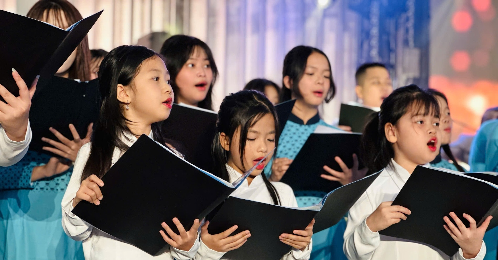 Chuyen Gia Go Nut That De Ca Si Noi Tieng Ve Day Nhac Trong Truong Hoc 953