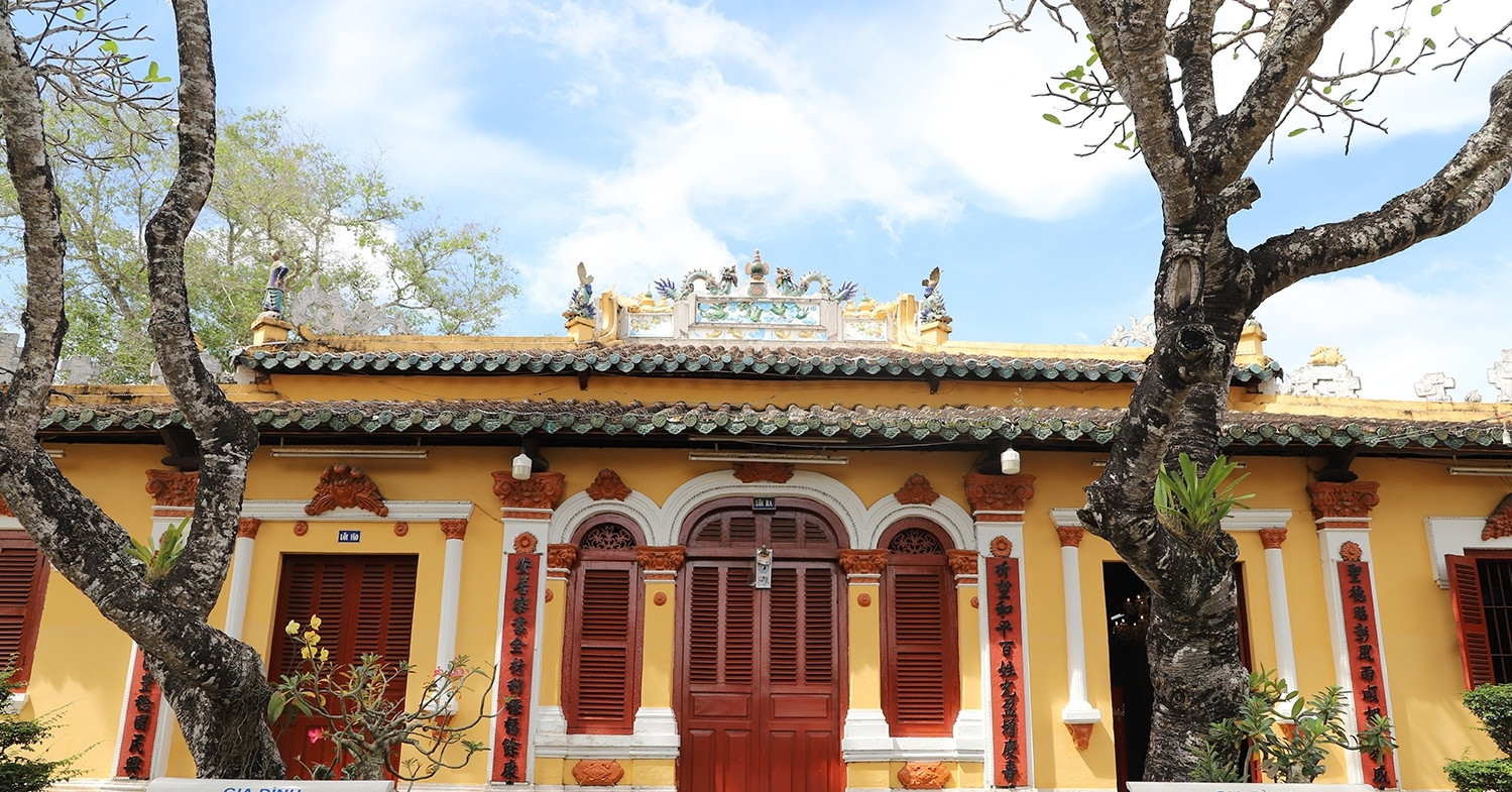 Chuyen It Biet Ve Ngoi Dinh Tram Tuoi O Lang Duoc Dat Ten Sau Tran Cuong Phong 3345