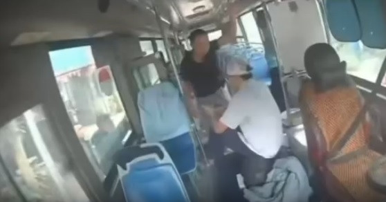 Cong An Vao Cuoc Vu Lai Xe Buyt O Ha Noi Bi Hanh Hung Da Man 735