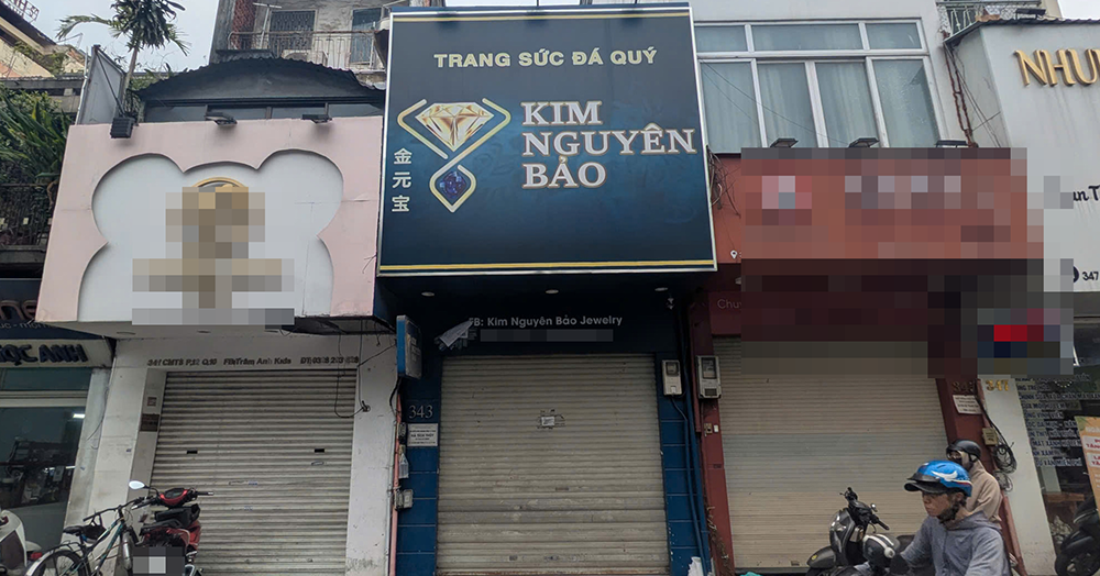 Cong An Xac Minh Vu Chu Tiem Vang Bi Hang Loat Khach To Lua Dao 2464