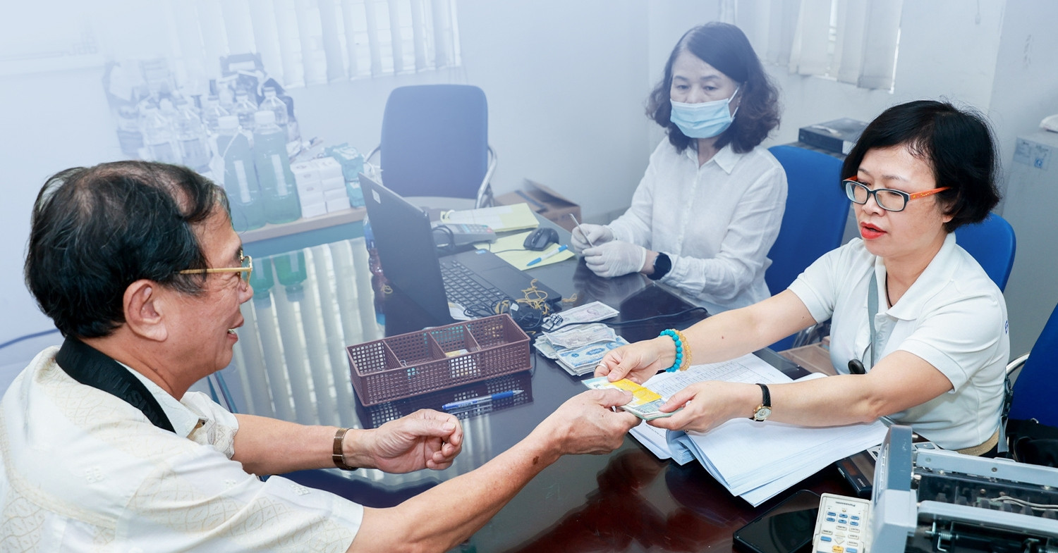 Cong Chuc Dong Bhxh Hon 15 Nam Co Duoc Nghi Huu Som 2354