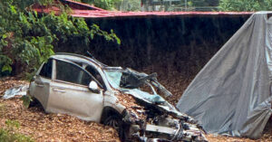 Container Lat De Bep Oto Ba Nguoi Trong Thuong 3316