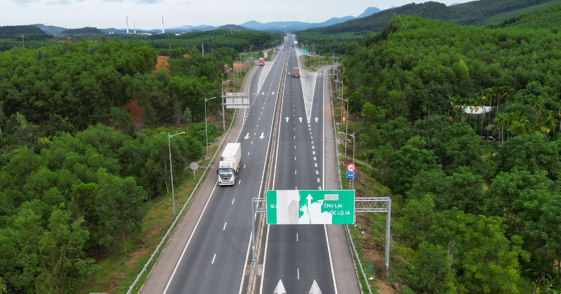 Cuc Csgt Chi Ra Bat Cap Co Can Giam Toc Do Tren Cao Toc Da Nang Quang Ngai 4639