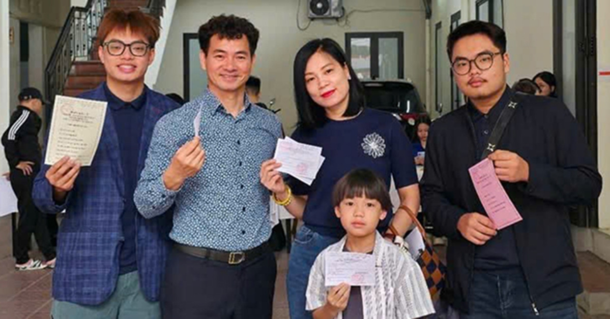 cuc truong xuan bac nsnd tu long cung nhieu nghe si di bau cu 2550
