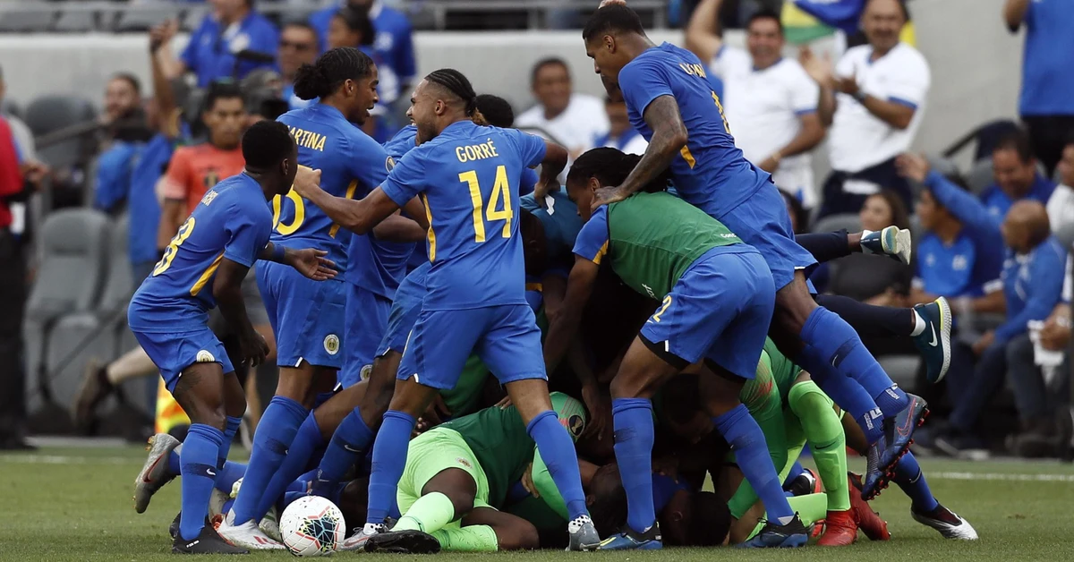 Curacao 17635245388202074117978 259 0 1867 3072 Crop 1763524564531531750344