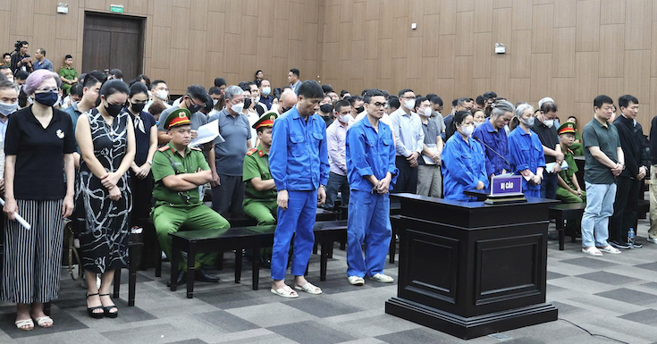 Cuu Quan Chuc Va Loat Dai Gia Ca Si Nhan An Tu Vi Danh Bac O Khach San Pullman 2552