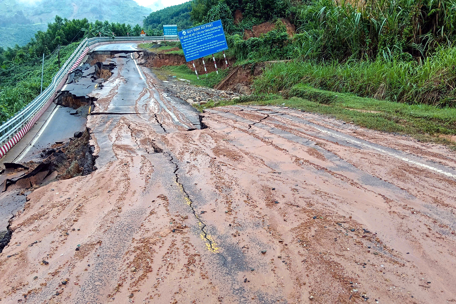 Deo Khanh Le Sat Lo 1 1821