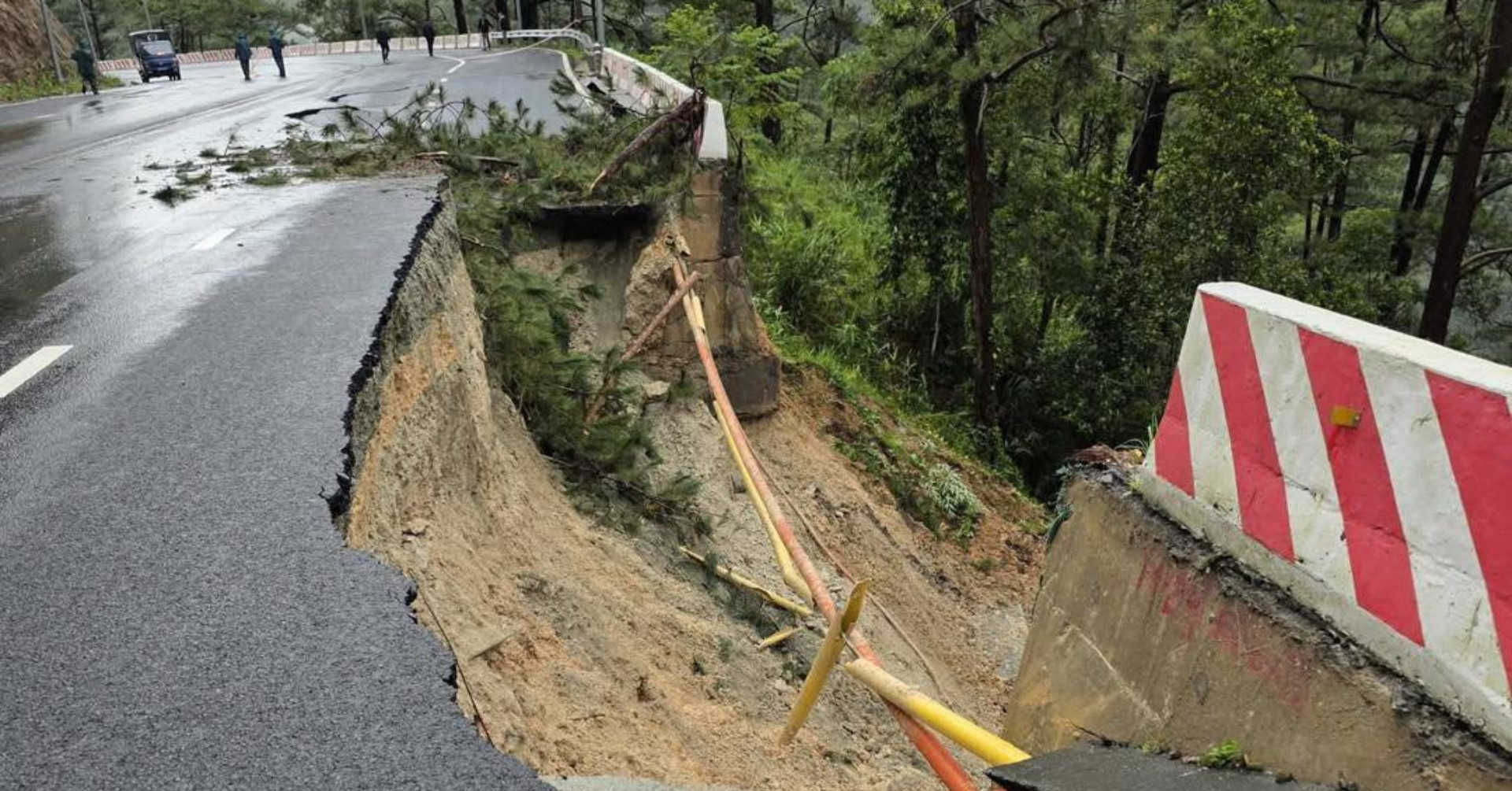 Deo Prenn O Lam Dong Sat Lo Xuat Hien Nhieu Vet Nut Keo Dai 1679