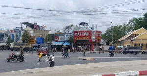 di kham benh ve hai chi em ruot bi xe tai can tu vong thuong tam 3375