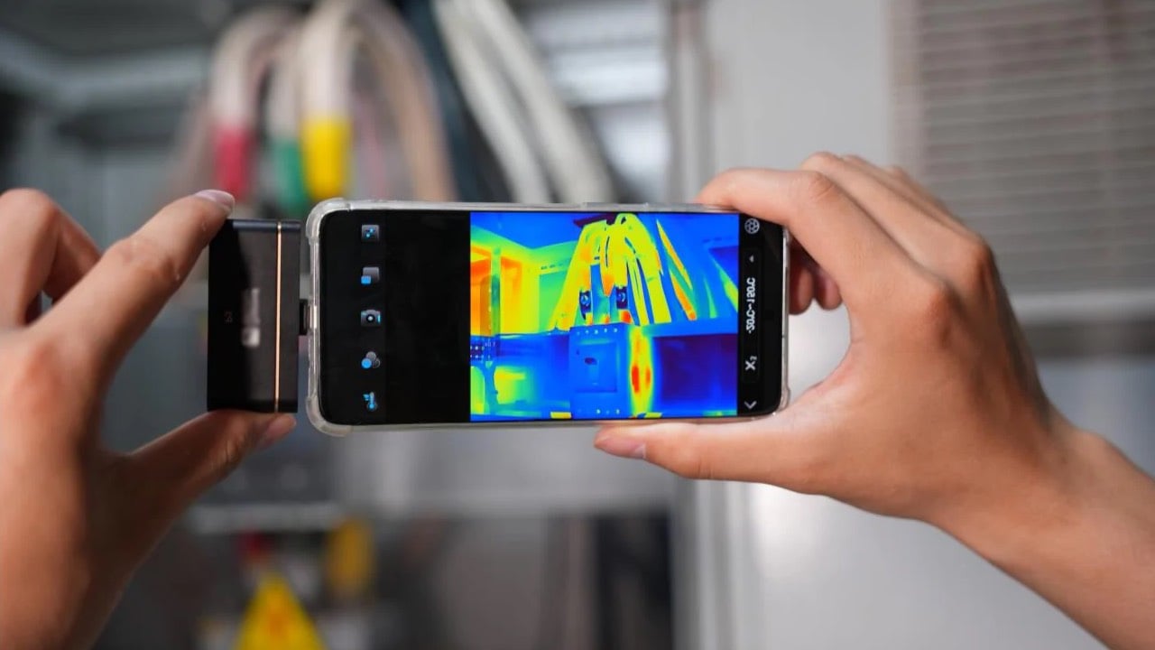 Dien Thoai Co Mot Nut Dac Biet Giup Phat Hien Camera An Trong Nha Nghi Khach San Nhieu Nguoi Chua Bi