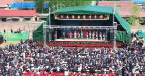 doanh nhan chi hon 19 ty dong mung tho cha moi ca lang xem kich mien phi 2789