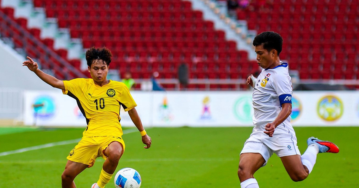 Doi Truong U22 Lao Gay Chan Nhu Xuan Son O Thai Lan 2410