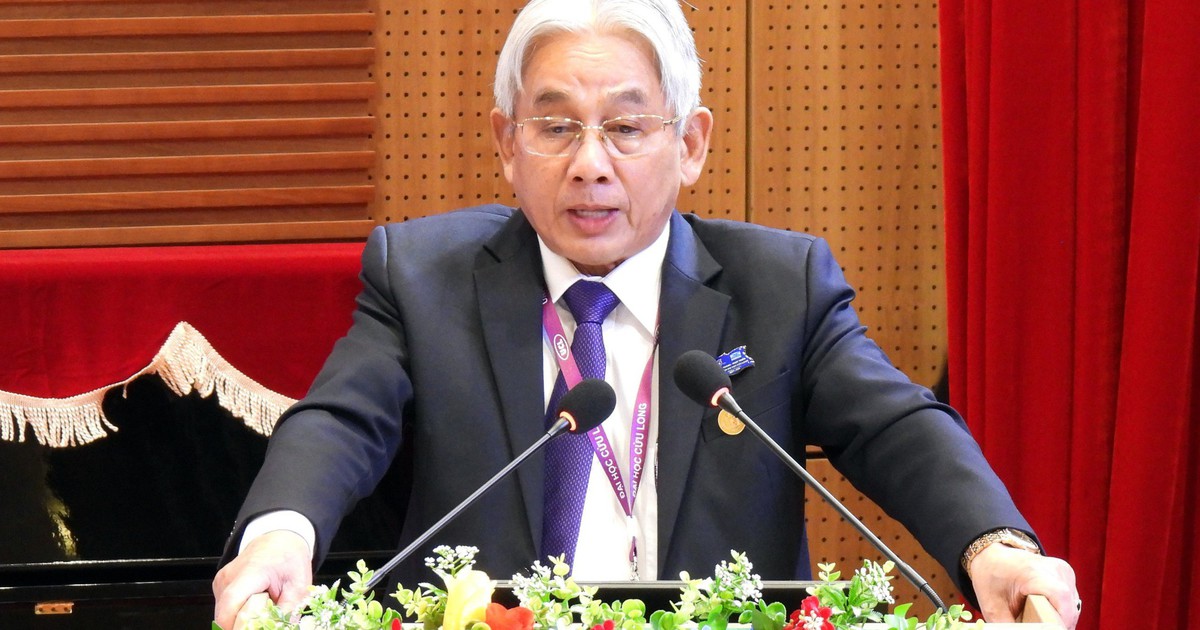 Giao Su Tien Si Luong Minh Cu Bi Thu Dang Uy Hieu Truong Truong Dai Hoc Cuu Long Phat Bieu De Dan 1